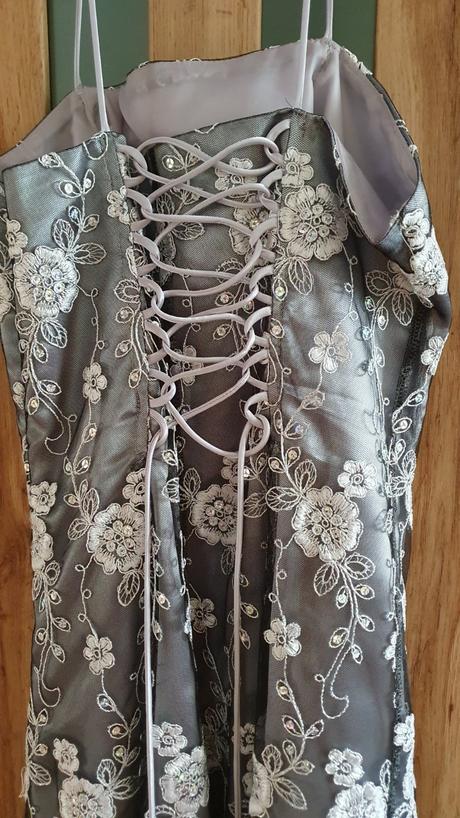 Šaty spoločenské, 36