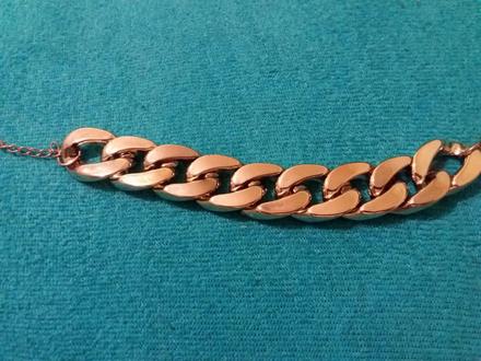 Naramok zlatej farby,