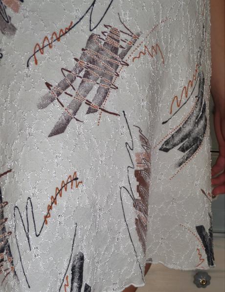 Šaty na ramienka, s