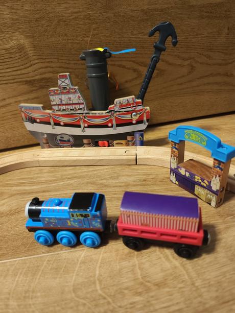 Thomas & friends celebration on sodor set dráha,