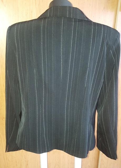 Čierny kostým 4 kombinácia, 42