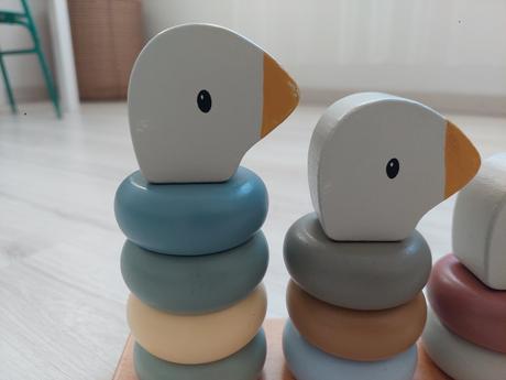 Drevené nasadzovacie krúžky little dutch, 