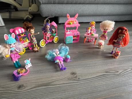 Enchantimals bábiky, 