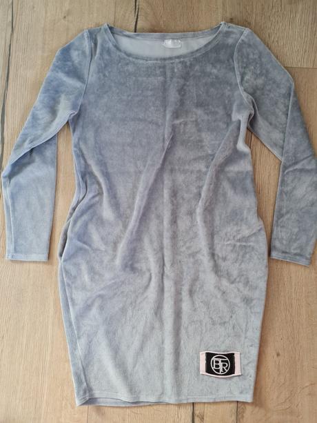 Velúrové šaty s vreckami, s