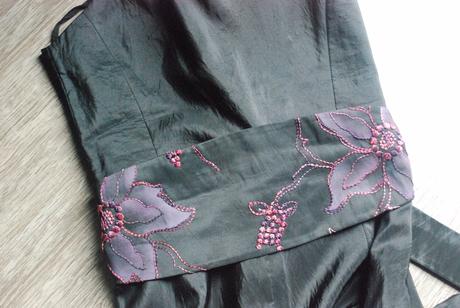 Večerné šaty na jedno rameno, 38