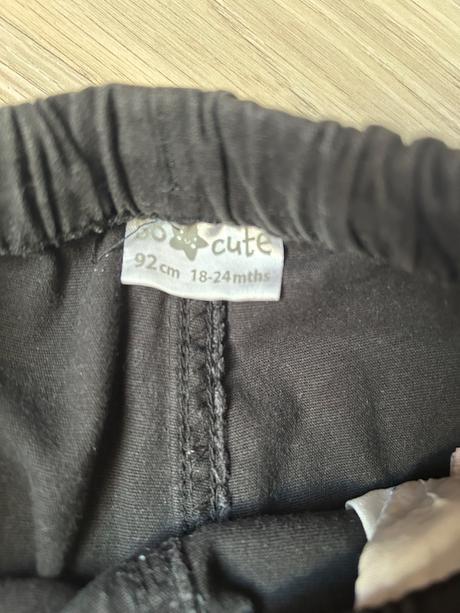 Čierne spoločenské nohavice, 92