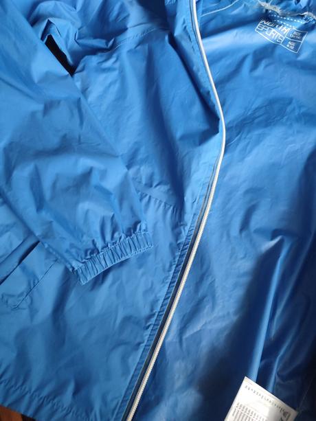 Kvalitna vetrovka aj ako pršiplášť, takko,134