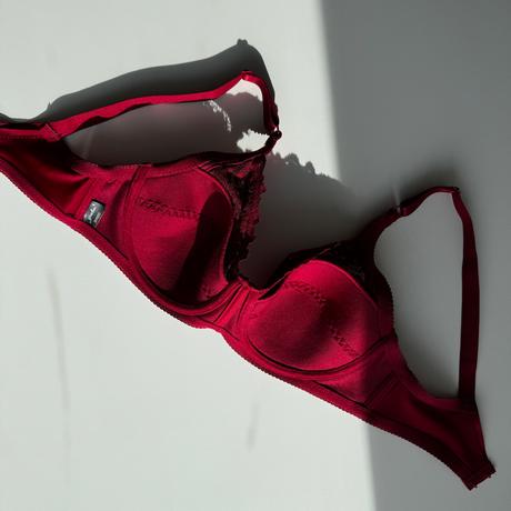 Jemne vystužená podprsenka s kosticami 903, 85d