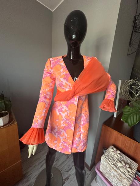 Sakové šaty asos, 34