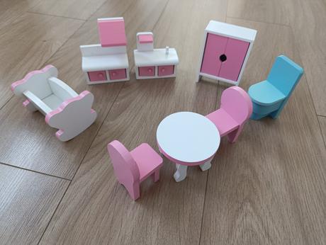 Nábytok do domčeka pre bábiky, 