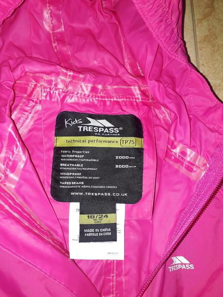 Pršiplášť overal, 86