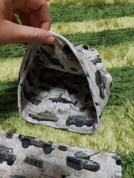 Čiapka a nákrčnik, 54