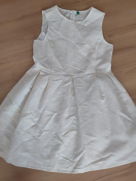 Krásne šaty, benetton,134