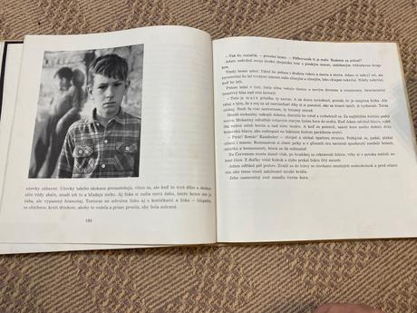 Krásna retro stará kniha taký nepokojný vek 1962,