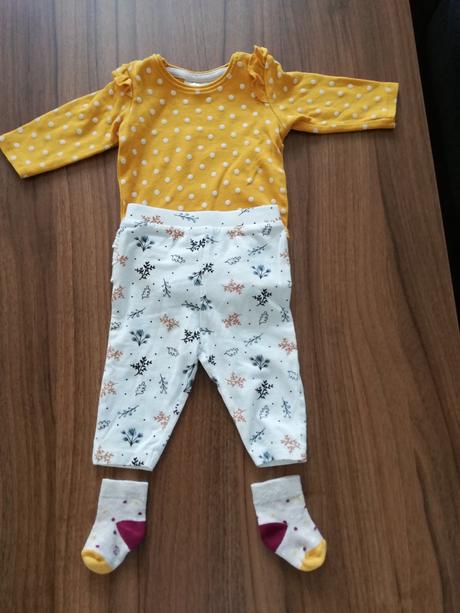 Súprava body, legínky a ponožky, 68