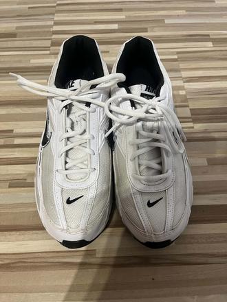 Nike initiator, nike,44