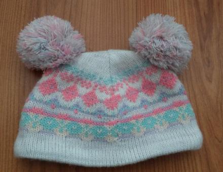 Pletena ciapocka s brmbolcami, f&f,56