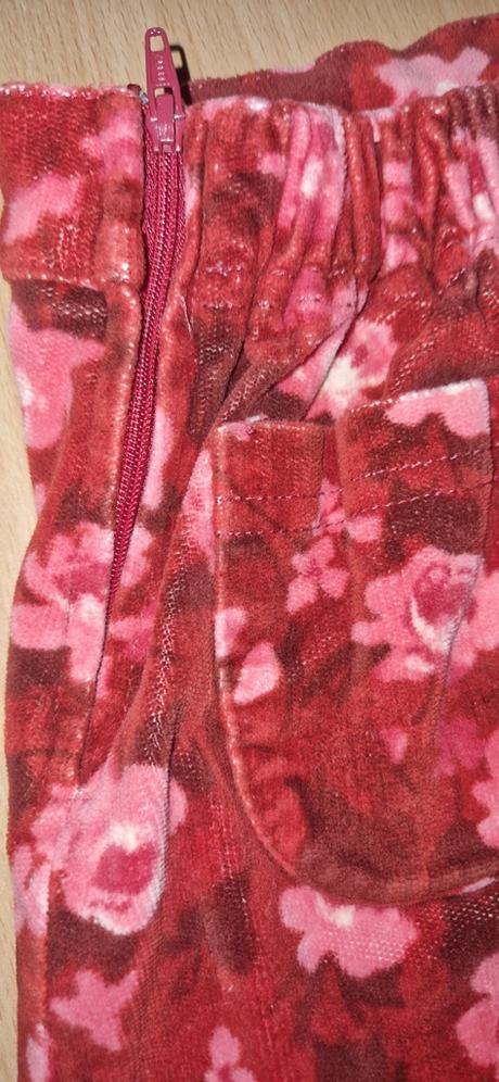 Kvietková sukňa, 104