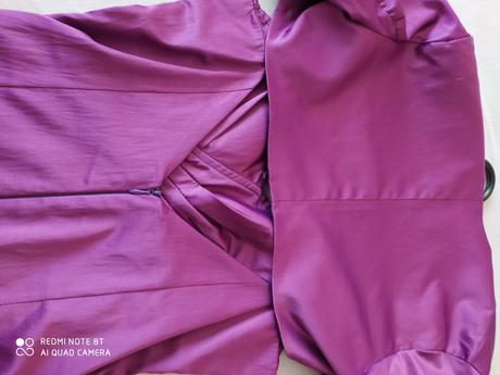 Cyklamenové spoločenské šaty, s