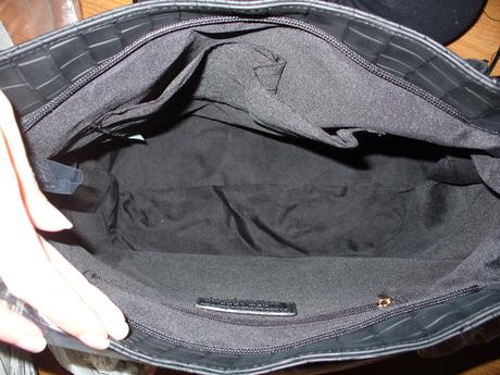 Kabelka so strapcami,