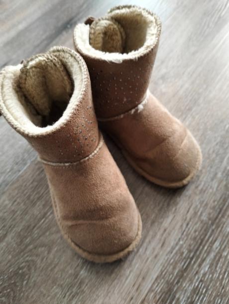 Hnedé topánočky, 25