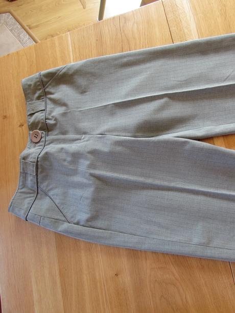 Kvalitný  kostýmček- top stav, 36