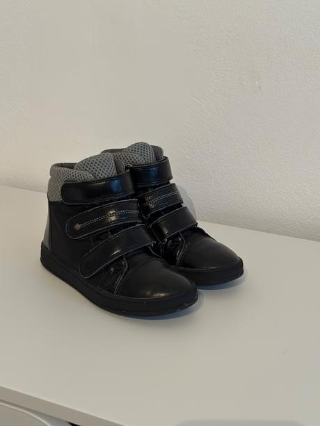 Predám jesenno-jarné topánky, pravá koža , veľkosť, 32