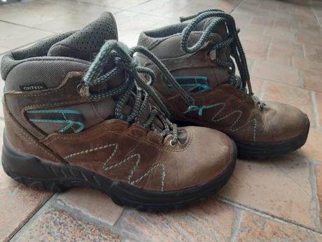 Turistická obuv, 33