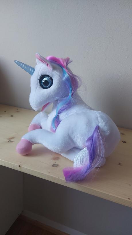 Luna - interaktivny jednorožec,