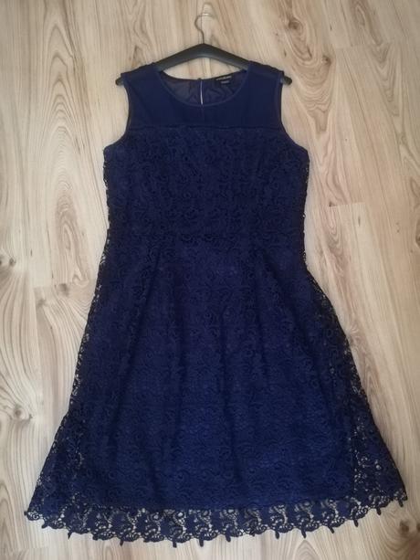 Čipkované šaty, 42