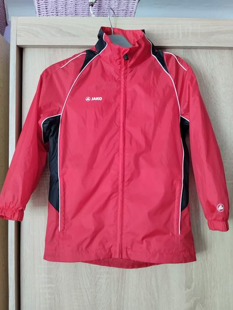 Nepremokavá bunda, 128