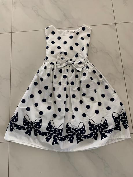 Dievčenské šaty, 128