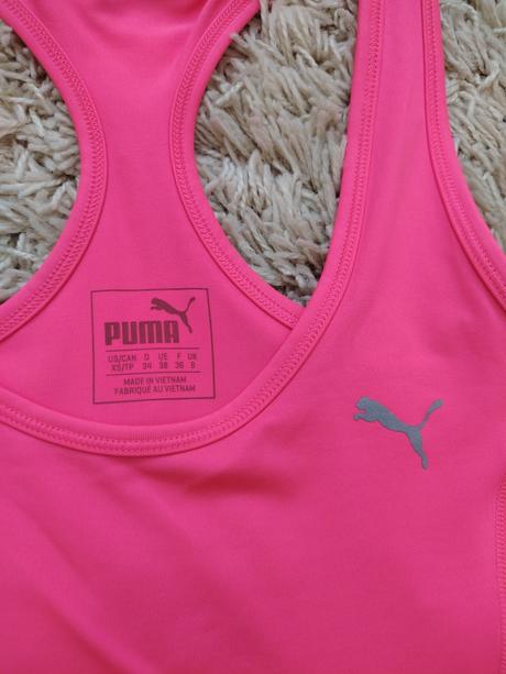 Neónovo ružové a čierne tielko na šport, puma,s