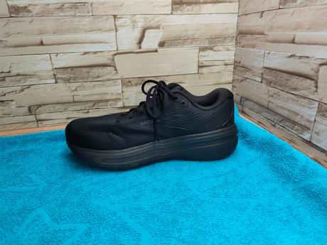 Brooks 42 - čierna bežecká obuv, 42