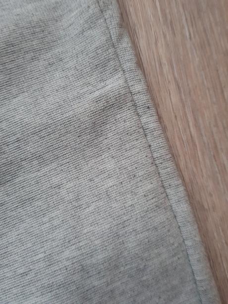 Sukna so zipsom, gate,m