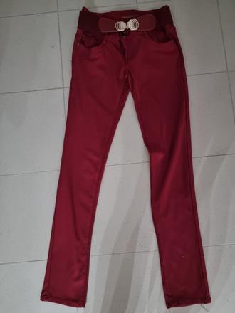 Bordove nohavice a, 28