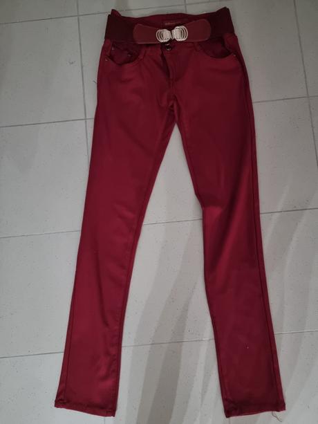 Bordove nohavice a, 28