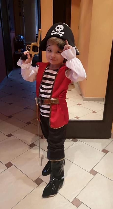 Karnevalovy kostym - pirat,