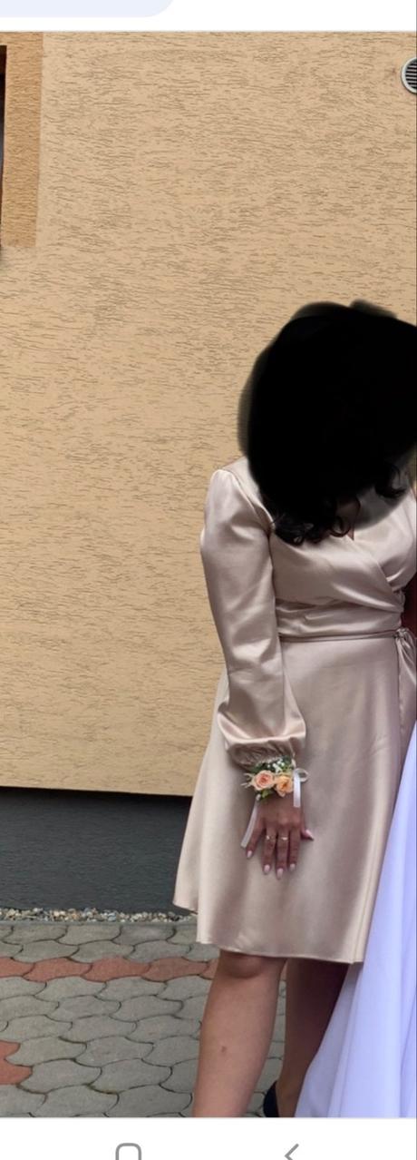 Spoločenské šaty, 42