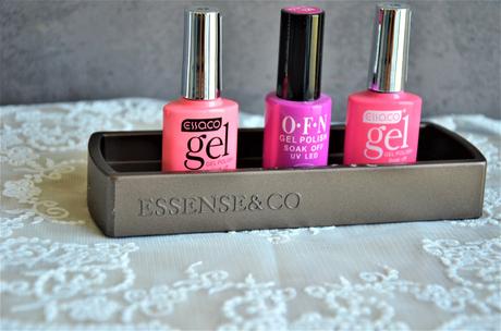 Stojan na laky,parfémy..,