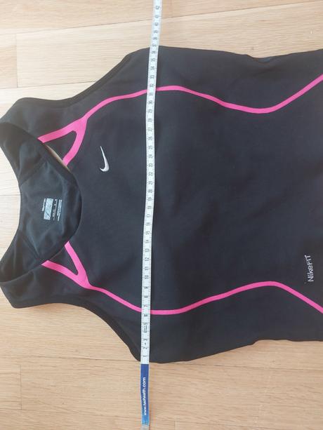Športový top nike veľkosť m, nike,m