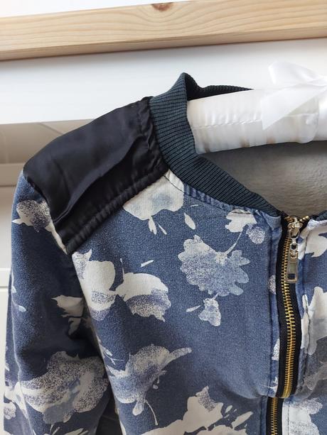 Elegantná mikina so saténovými plecami, xs