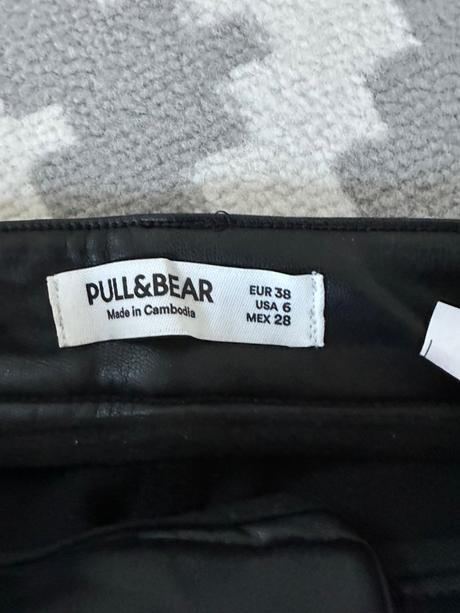 Kožené nohavice, pull&bear,38