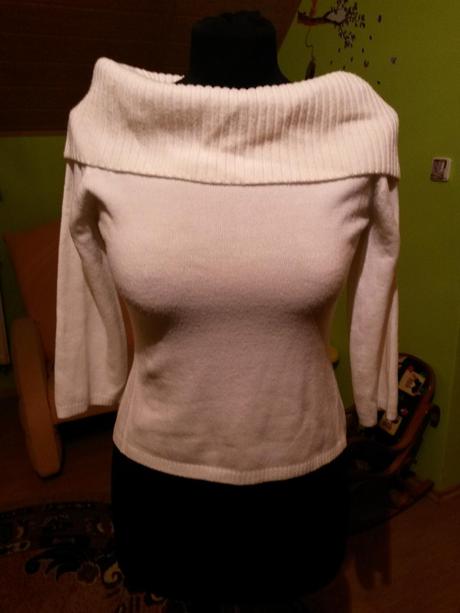 Sveter s golierom.trojštvrtove rukavy, etam,m