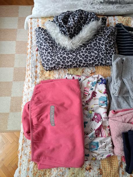 Veľký balík oblečenia pre dievčatko, 122–134