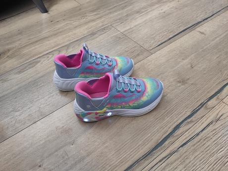 Skechers, skechers,32