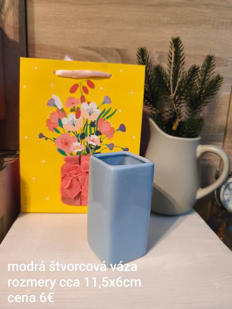 Malá modrá váza,