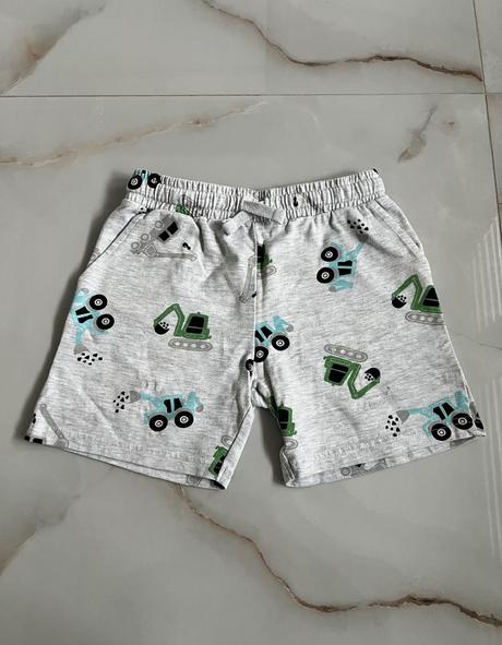 Kraťasy, sinsay,134