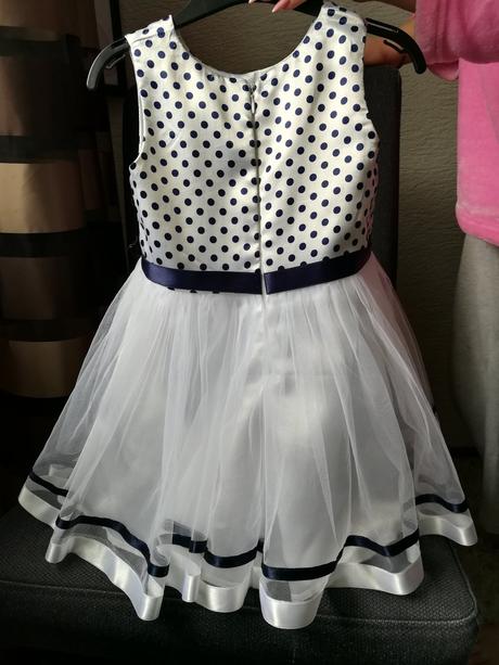 Slávnostné šaty, 86