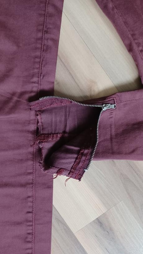 Bordové úzke nohavice, 34